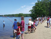 Picture of families fishing at Lincoln Woods